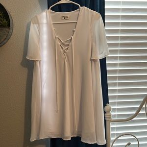 Show Me Your Mumu White tunic top. Size small.